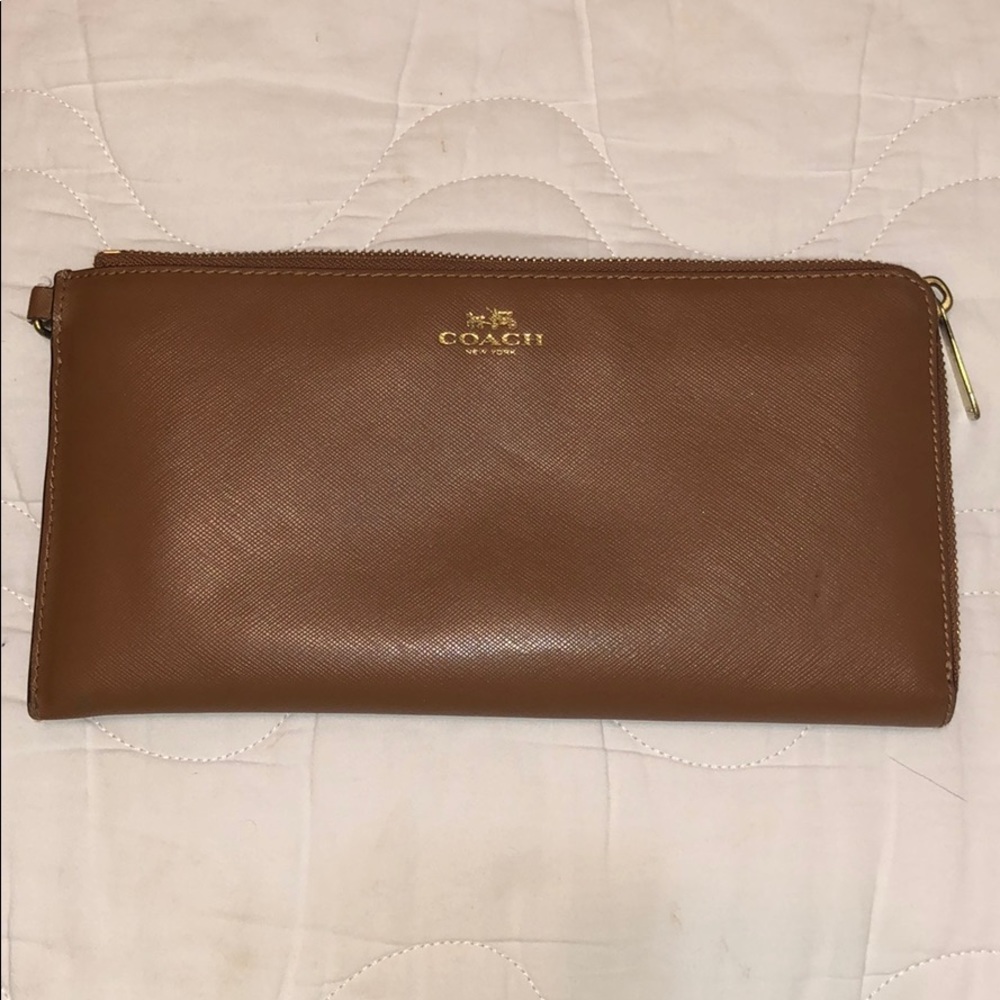 Coach clutch wristlet wallet